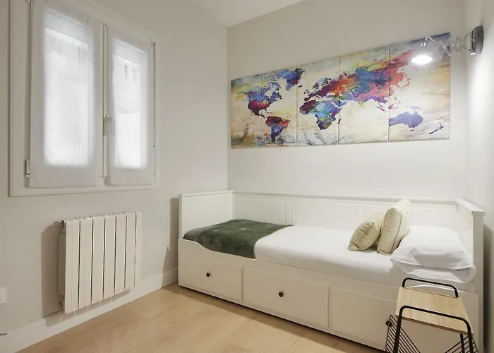 아파트 Always Easy I Tabakalera *